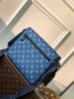 Сумка через плечо Louis Vuitton District PM