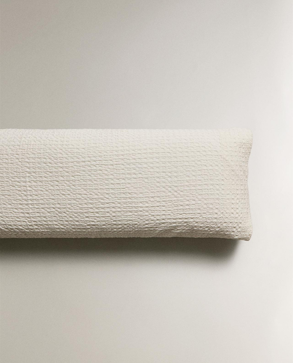 Zara Home - Наволочка с вафельной текстурой 80x80 см
