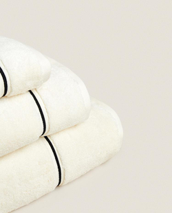 ZARA HOME ПОЛОТЕНЦЕ ДЛЯ ВАННОЙ С ВЫШИВКОЙ, ЭКРЮ/ЧЕРНЫЙ