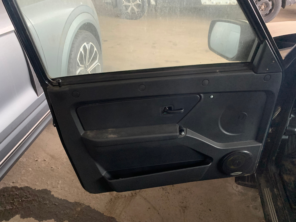 LADA 4X4 Niva Legend 3 дв Black 1.7 5МТ