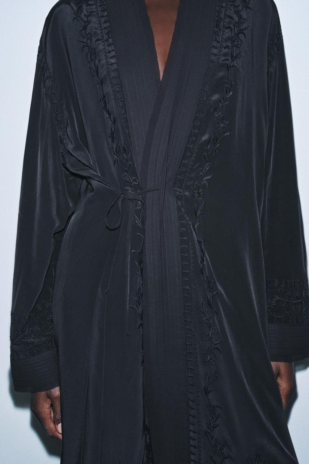 ZARA КИМОНО С ВЫШИВКОЙ И ПОЯСОМ — ZW COLLECTION LIMITED EDITION, ЧЕРНЫЙ