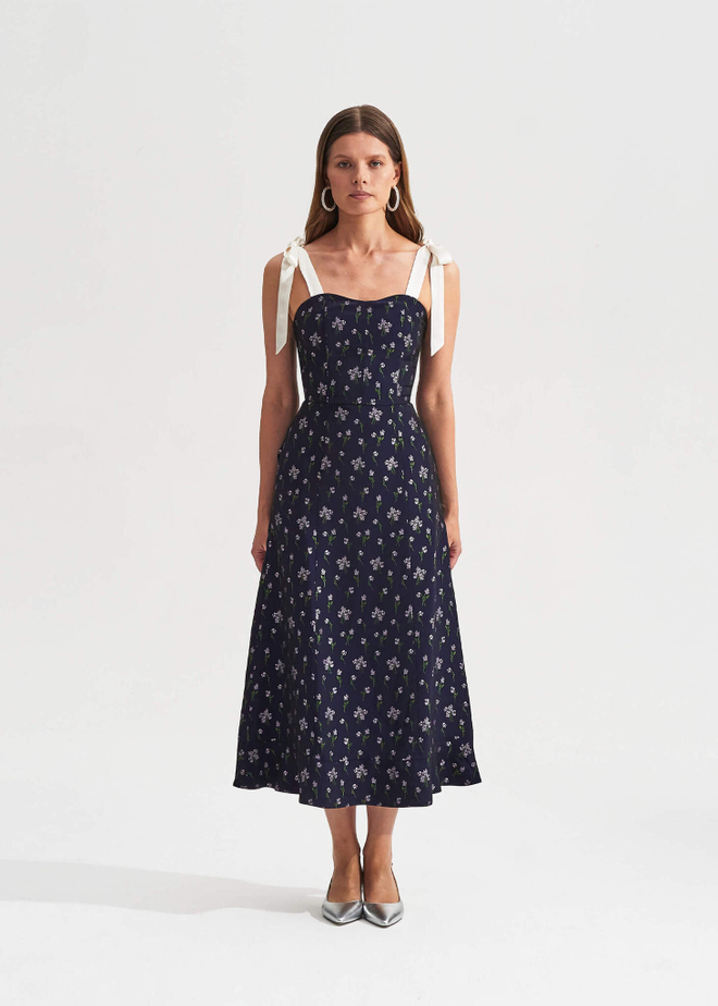 Платье из жаккарда с шелковыми лентами