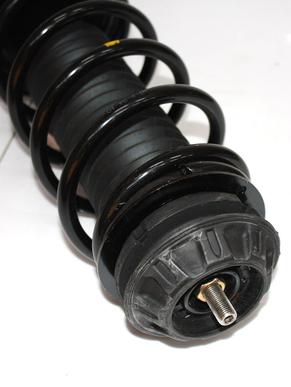 Амортизатор передний левый/пружинами B511F2602040900 Changan