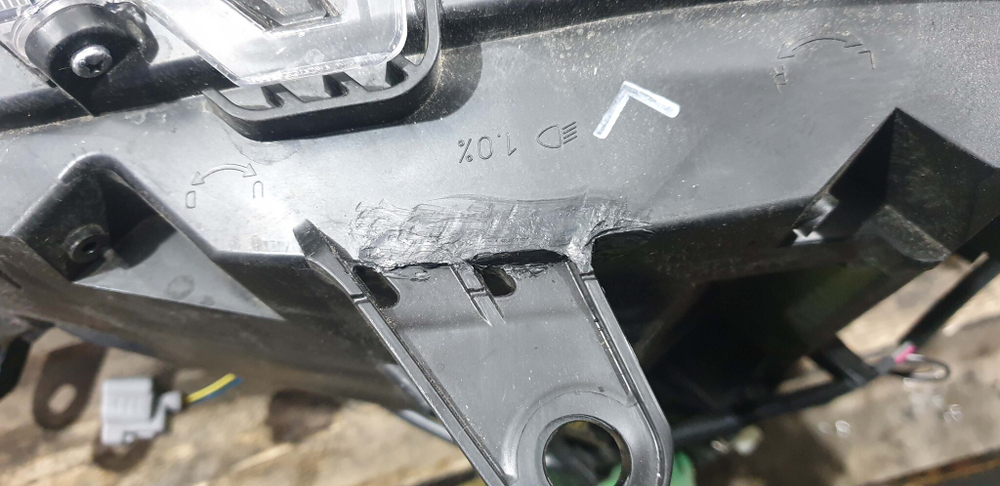 Фара правая LED Toyota RAV4 V (XA50) 18-нв Б/У Оригинал 8114542840