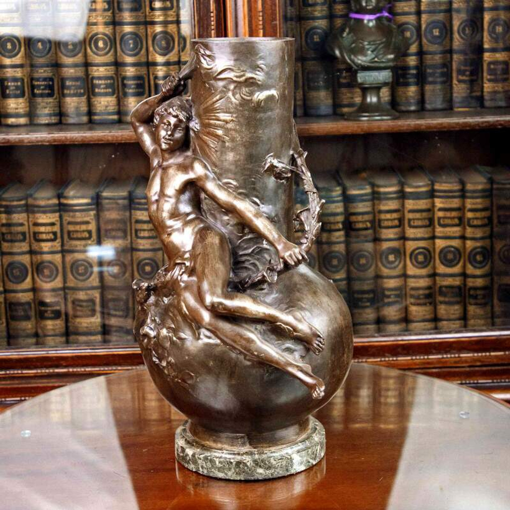 Авторская ваза в стиле АР-НУВО