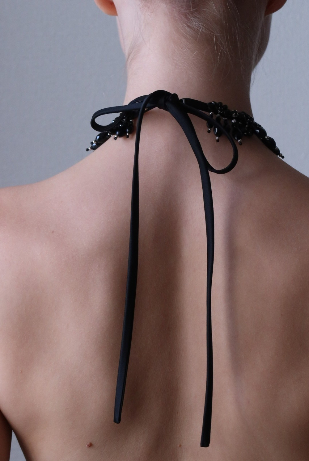 Ободок-чокер с черными каплями