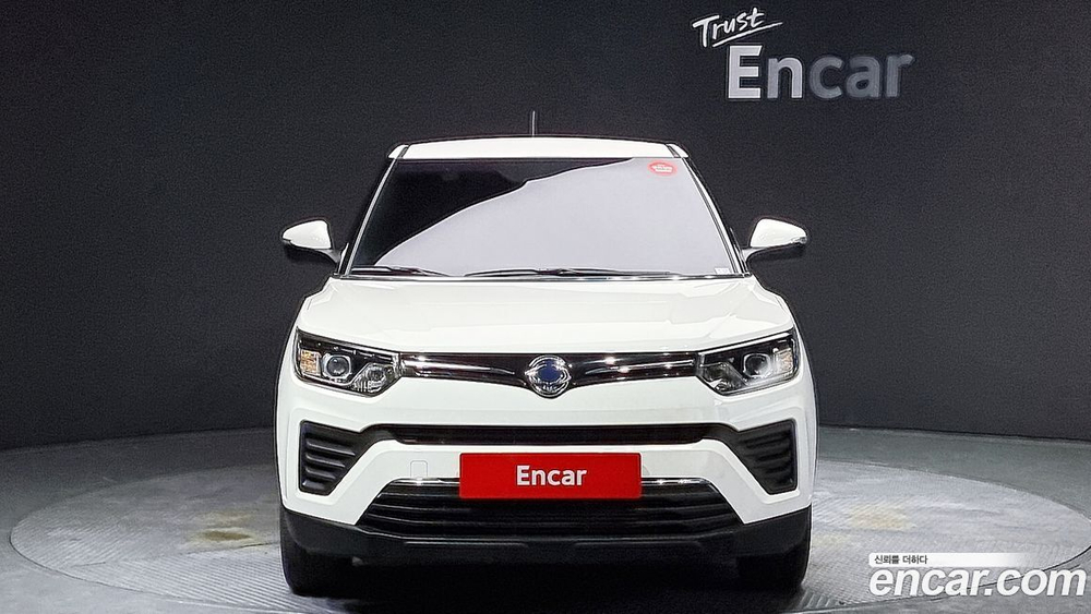 KG Mobility (Ssangyong) Very New Tivoli Бензин 1.5 2WD (12.2019)