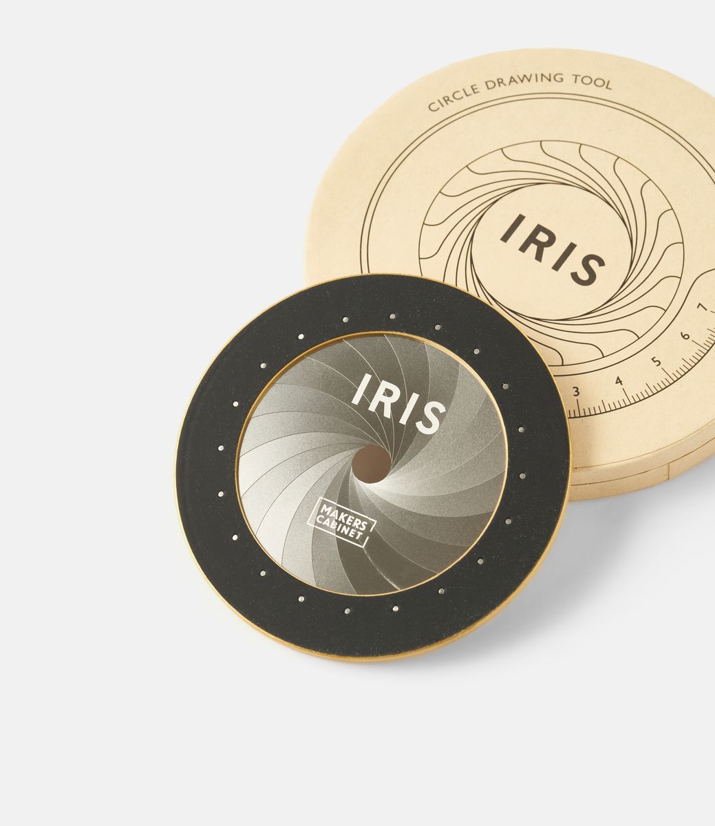 Makers Cabinet Iris — апертурный циркуль из латуни