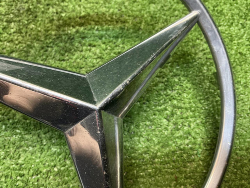 Эмблема решетки радиатора Mercedes E W213 (16-21)