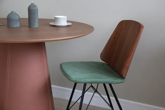 Стул E9.6 (орех / зелено-голубой FiberGuard)