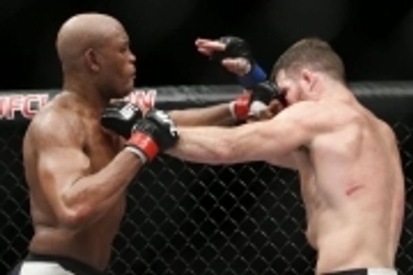 UFC 149. Алвес и Силва получили травмы
