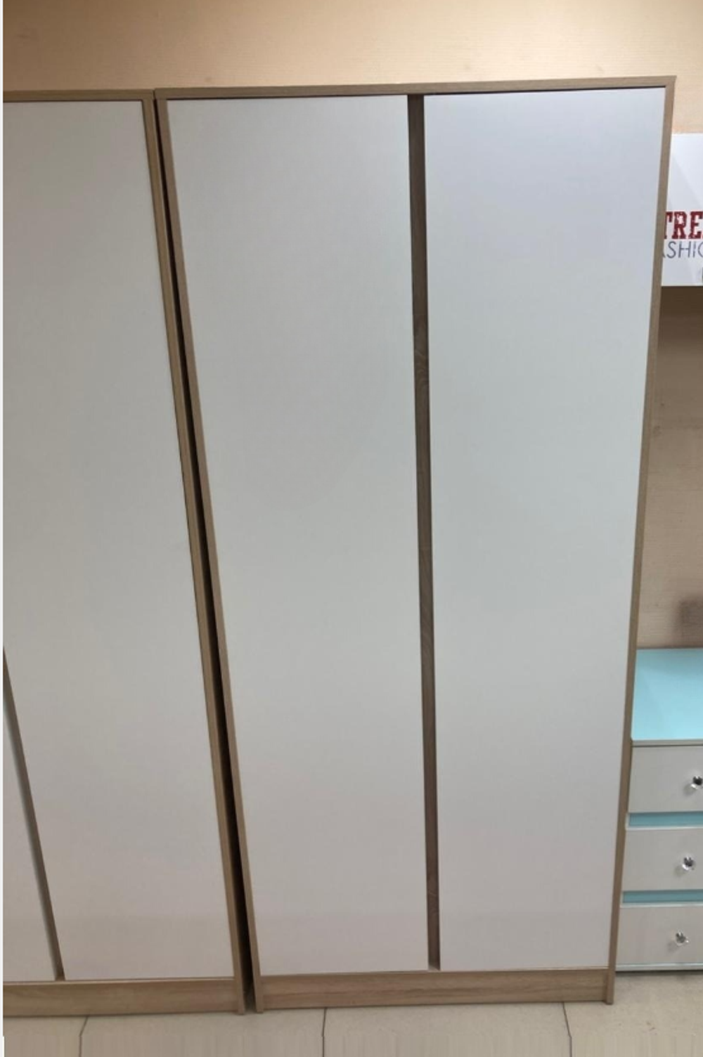 Шкаф 2-х дверный Бруно ЛДСП дуб сонома/белый