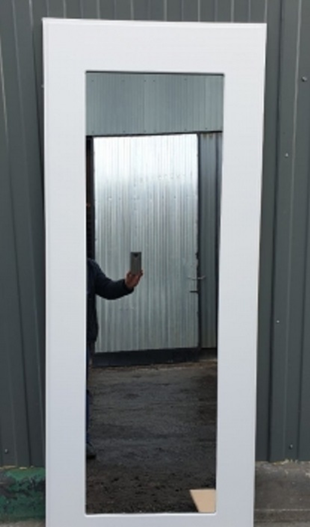 Входная металлическая дверь с зеркалом  RеX (РЕКС) 27 Белая шагрень, декоративная вставка / Пастораль Силк сноу