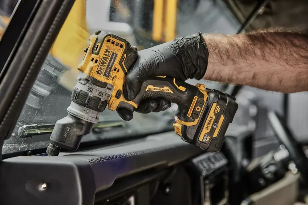 DeWalt Дрель-шуруповерт, 12 В, 57.5 Нм, 2 АКБ