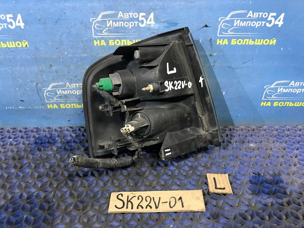 Габарит левый MAZDA BONGO 2002