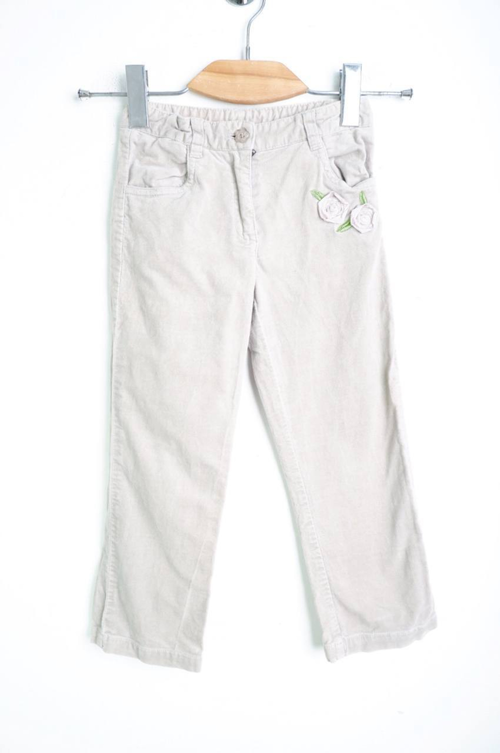 Джинсы светлого оттенка, визуально на 5 лет