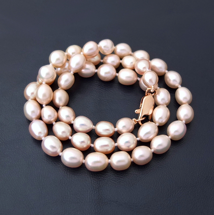 Бусы из розового жемчуга с ярким блеском