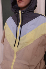 Ветровка из плащевки, разноцветный