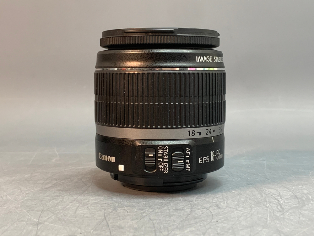 Canon 1000D kit 18-55mm 3.5-5.6 IS 2.500 кадров