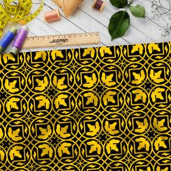 Ткань флис богатый золотой узор на чёрном фоне