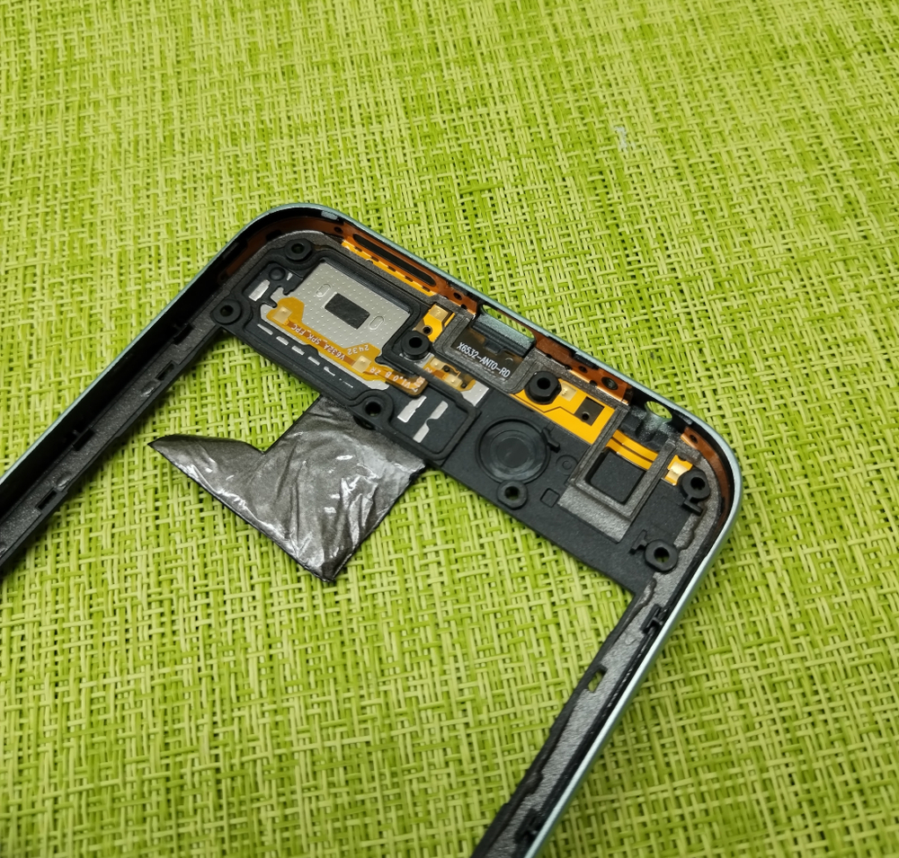 Infinix Smart 9 (X6532) Средняя часть корпуса + Стекло задней камеры + шлейфа Антенны + динамика (ORIG-SP)
