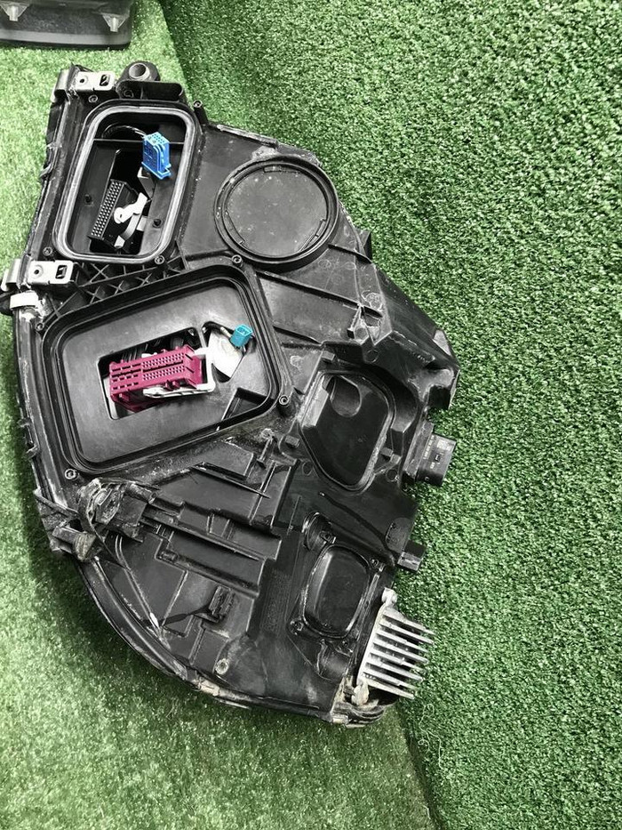 Фара правая Mercedes S W223 (20-нв) Digital Light