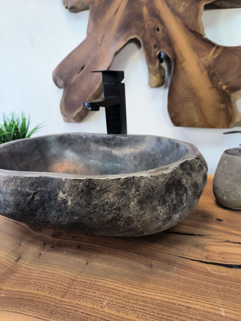 Раковина из речного камня RS-65782 44х31х15 из натурального камня