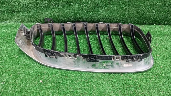 Решетка радиатора левая BMW 3er F34 (2013-2019)