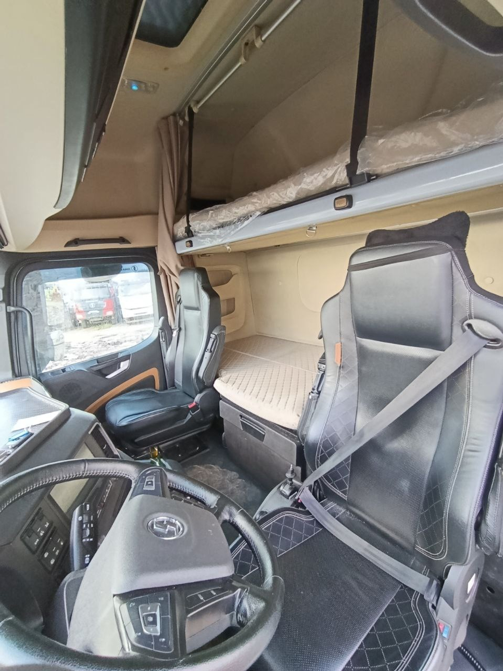 Shacman (Shaanxi) SX* 4x2 Седельный тягач SX4188YY381 (Дизельный, 12,5 л, 473 л.с., МТ)