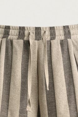 ZARA ШОРТЫ В ПОЛОСКУ ИЗ ЖАККАРДА СО СКЛАДКАМИ, ЧЕРНЫЙ/КОРИЧНЕВЫЙ