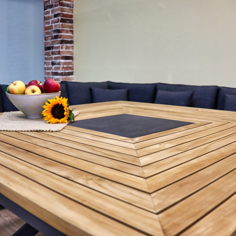 Стол обеденный Ideal Patio ЭГМОНТ из тика 140x140