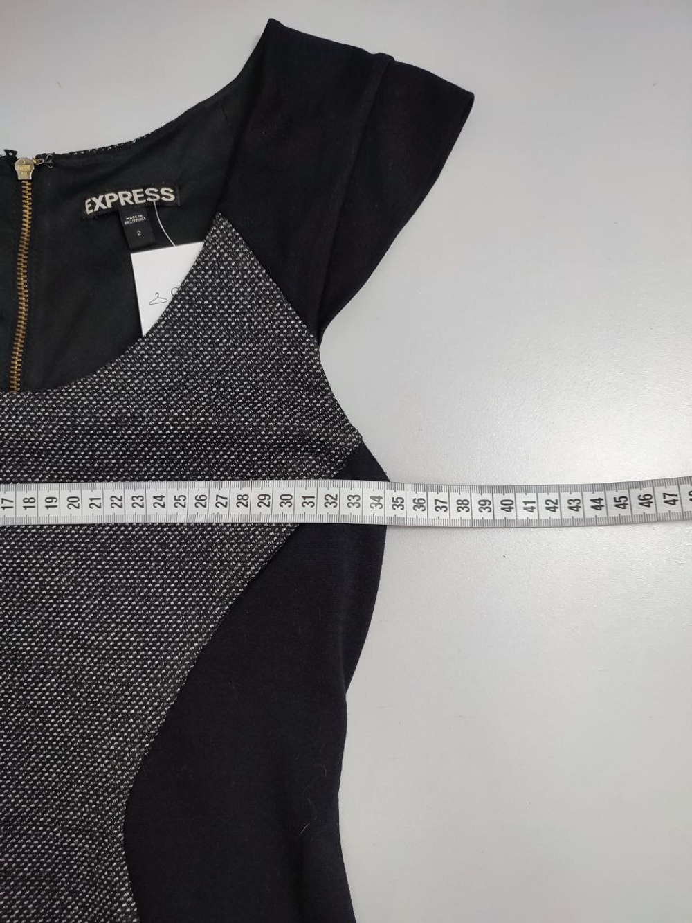 Платье Express серое 36 размер