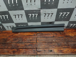 Накладка двери передней левой Geely Coolray 19-нв Б/У Оригинал 5075035900