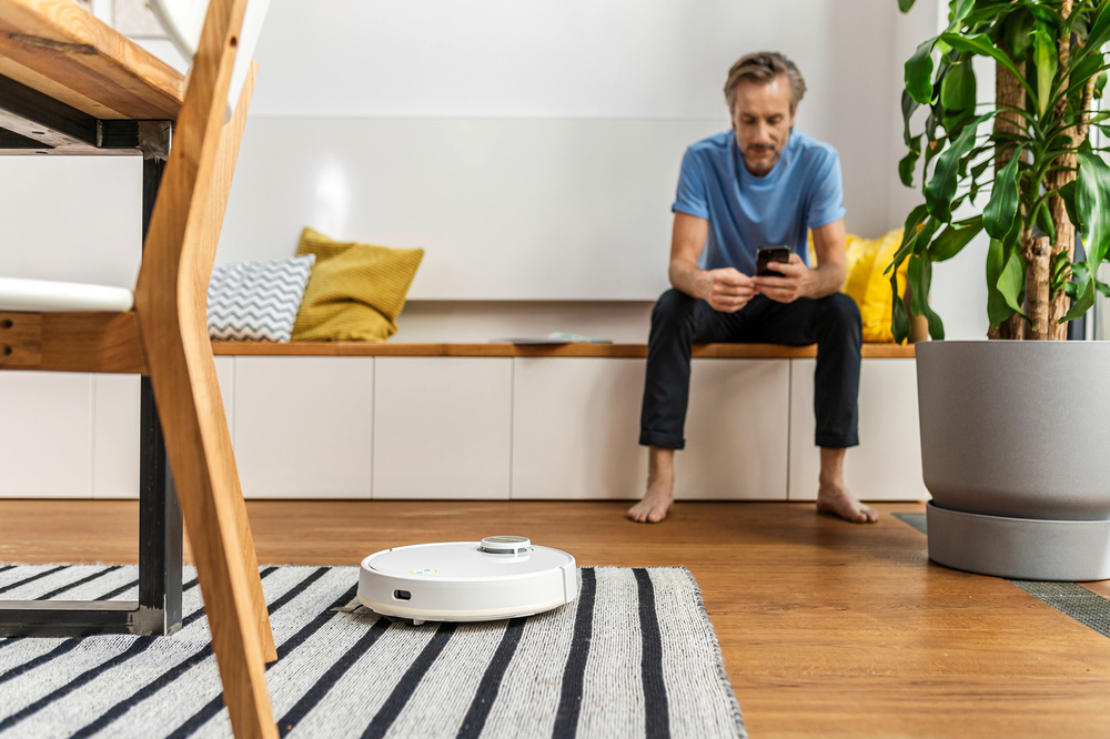 Робот-пылесос с функцией влажной уборки RCV 3