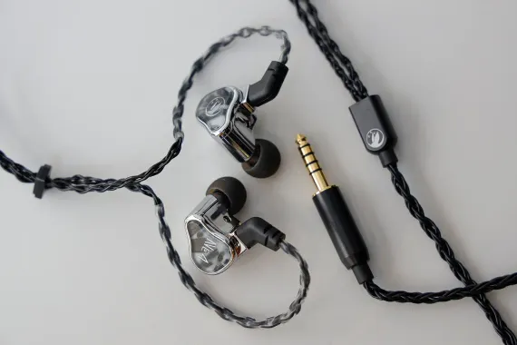 FiR Audio Neon 4 Universal