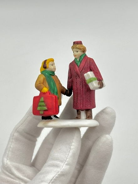 Фигурка Женщина с девочкой Department 56