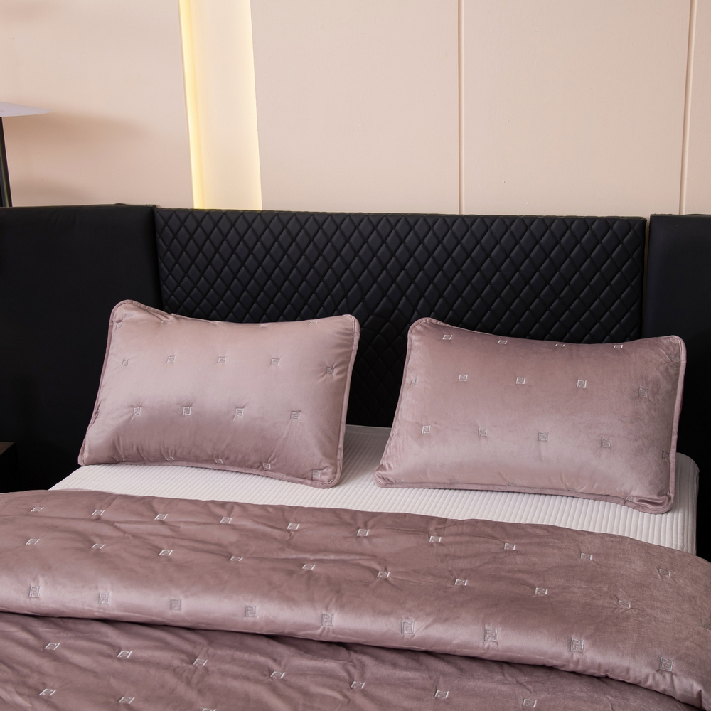 Велюровое покрывало Grande OVS003, размер 240*260, наволочки 50-70 2 шт