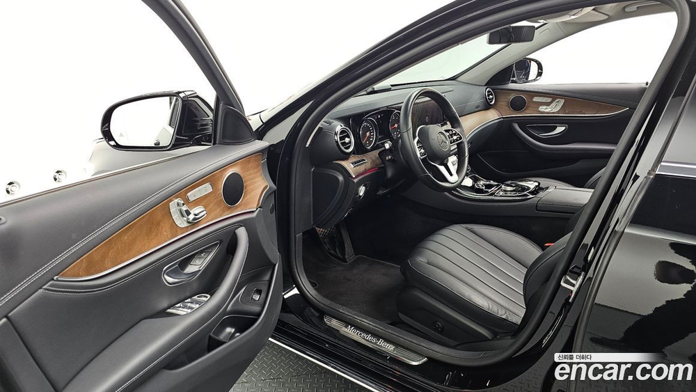 Mercedes-Benz E-Class W213 E220d 4MATIC Exclusive (04.2020)