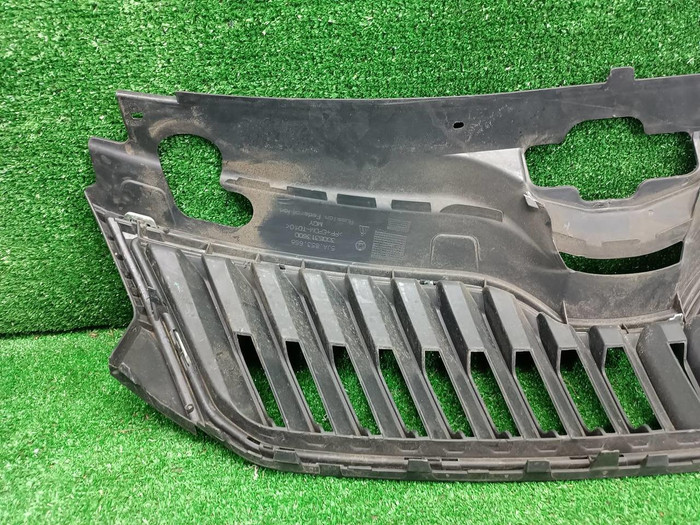 Решетка радиатора Skoda Rapid 1 (2012-2020)