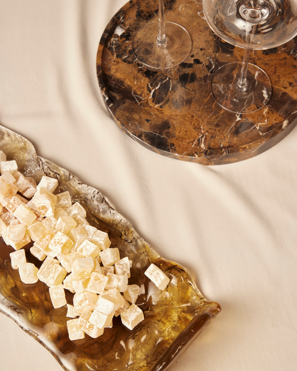 Поднос мраморный круглый Emperador Dark