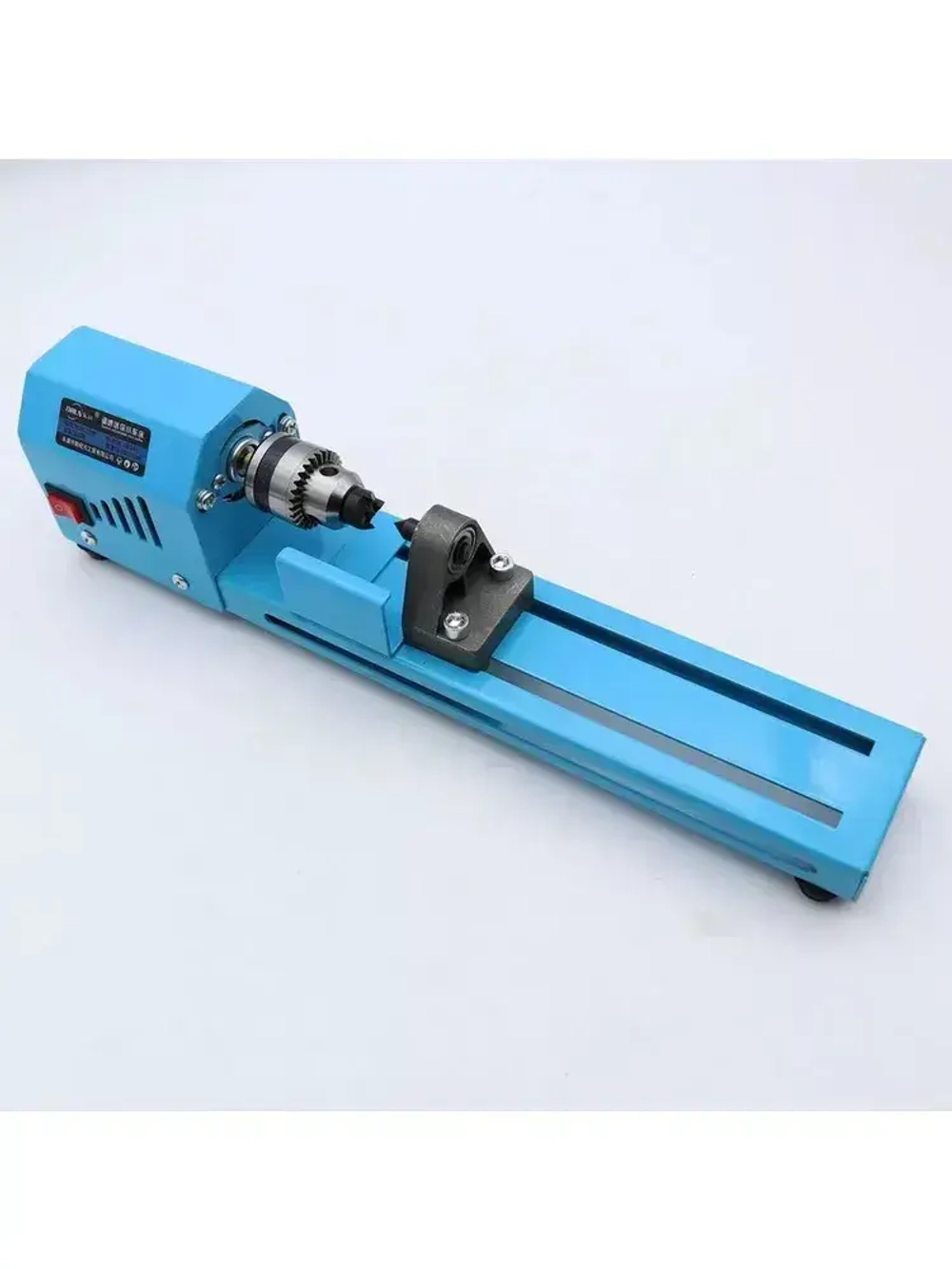 Токарный деревообрабатывающий станок Charet с инструментами в комплекте