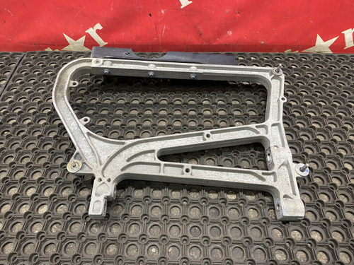 Кронштейн глушителя 2016г