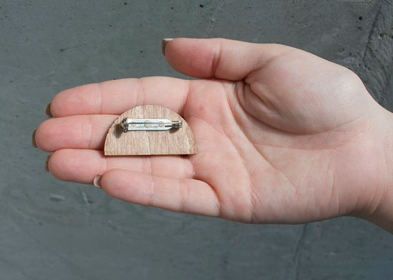 Значок деревянный (брошь)  Hills. Fire Pin