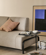 2-местный диван Compo серо-бежевого цвета с большим журнальным столиком и чёрным каркасом