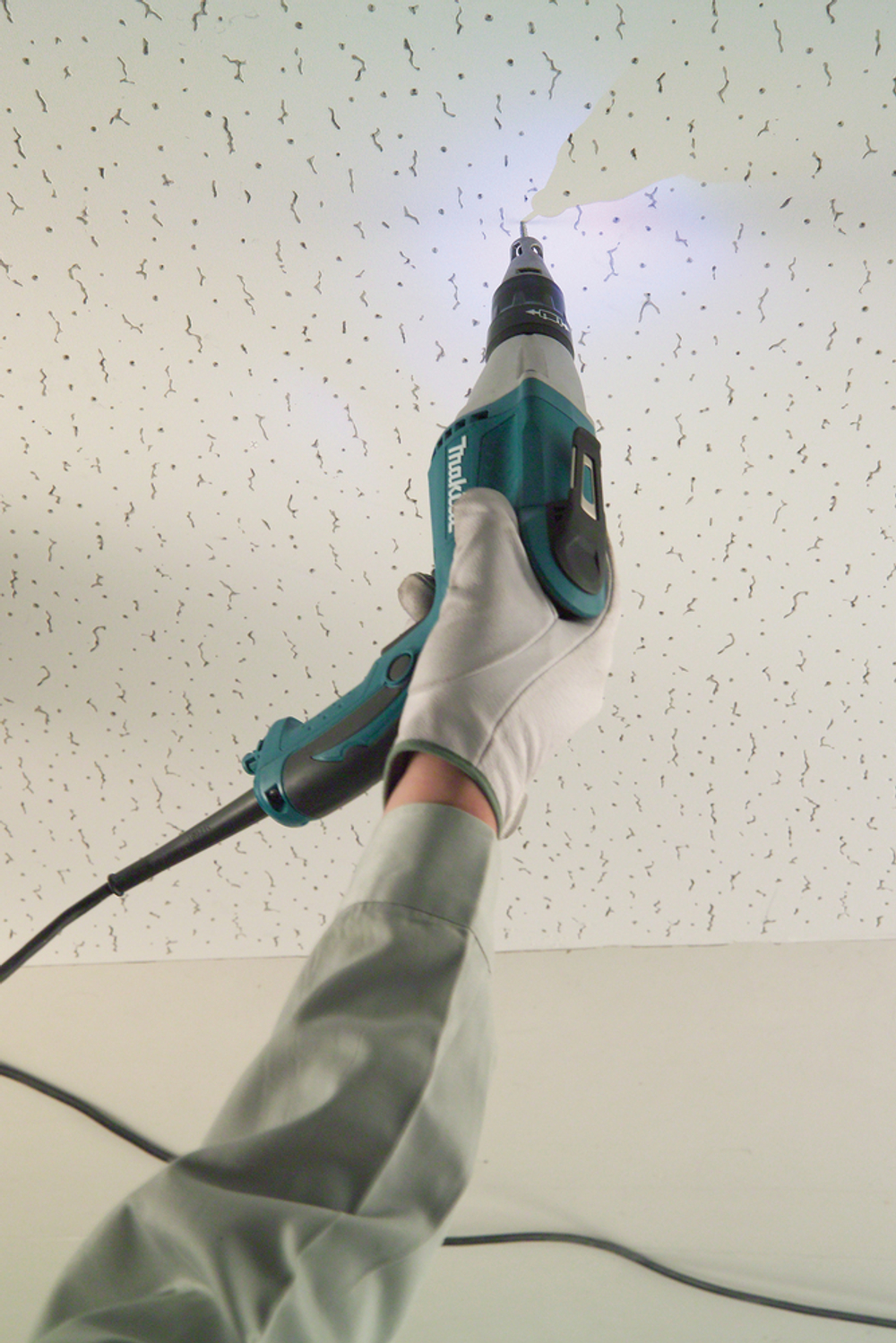 Шуруповерт FS2300 570 Вт 0 – 2 500 об/мин