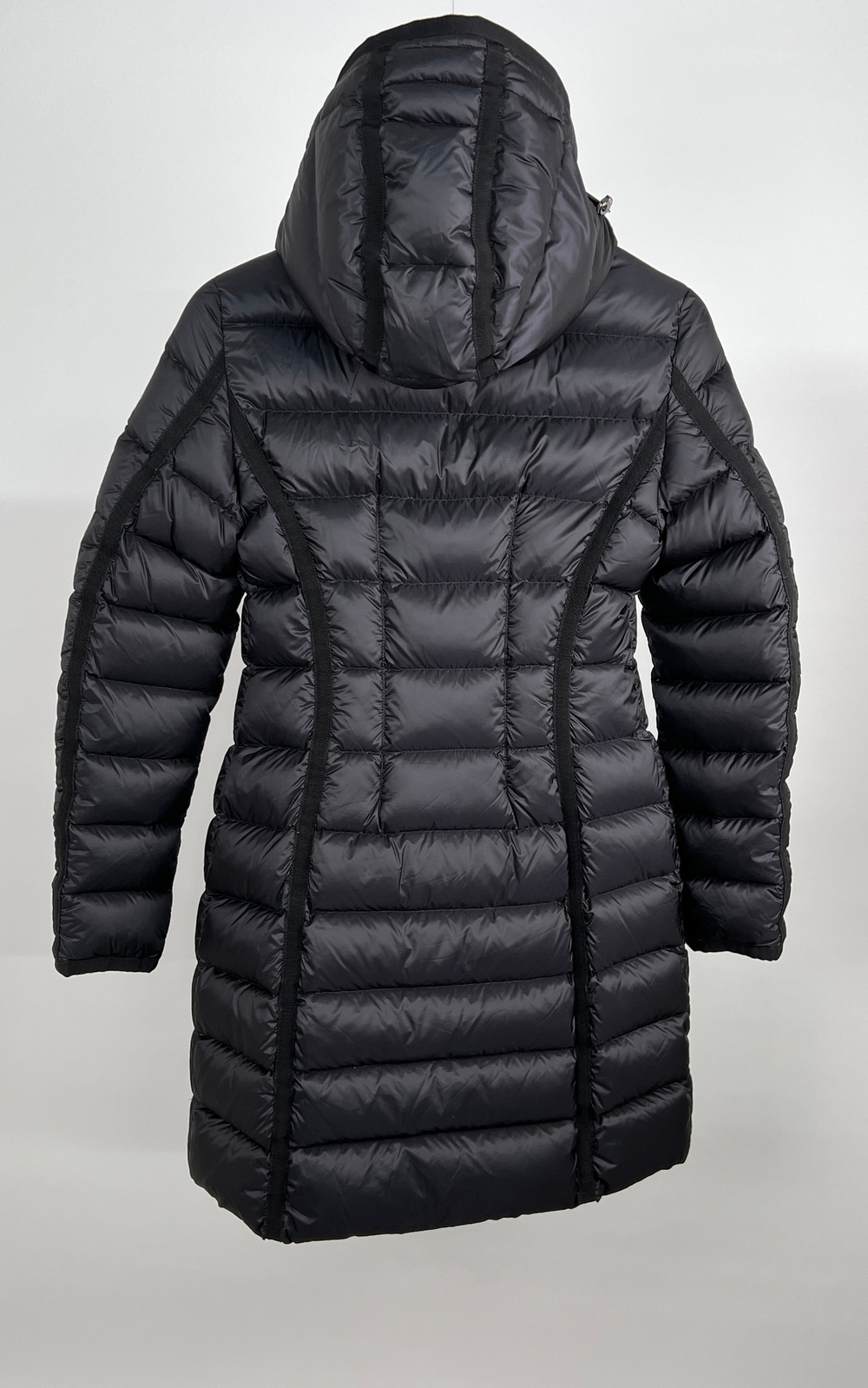 Пуховик Moncler