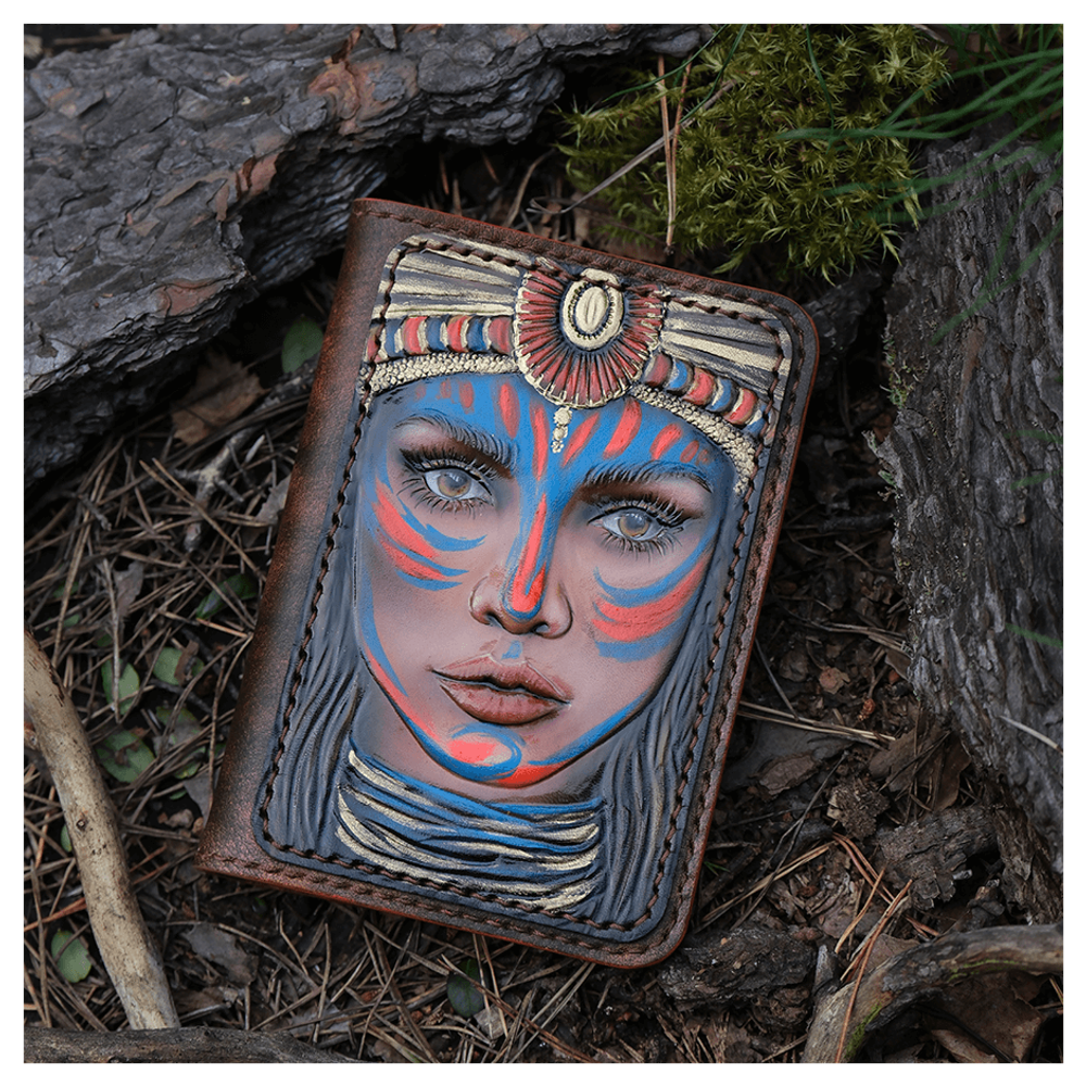 Кожаная обложка на паспорт «Шаманка»