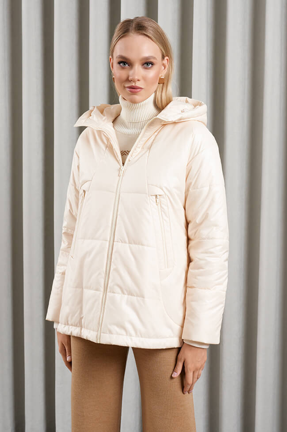 Осенняя женская куртка: идеальный выбор для переменчивой погоды