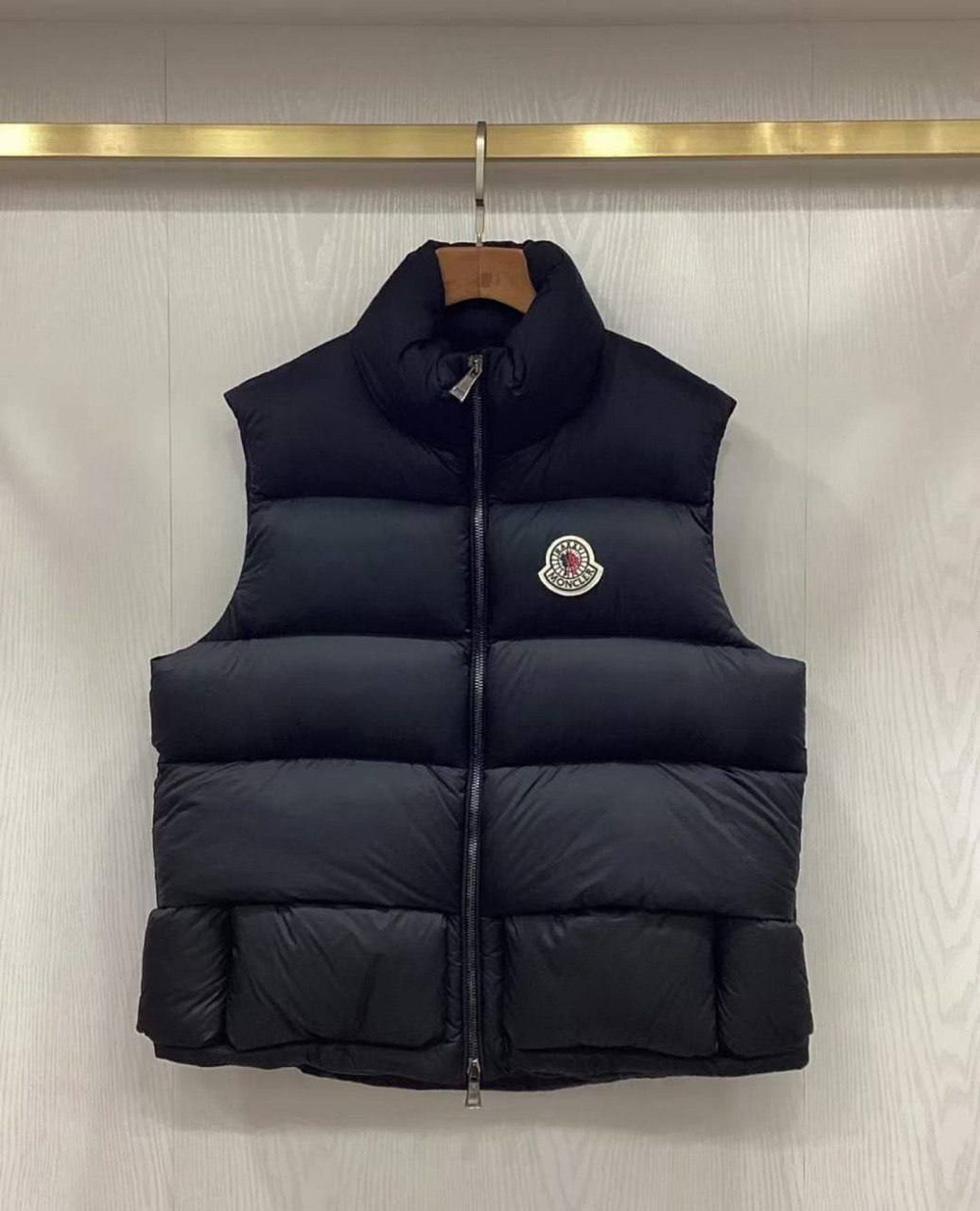 Безрукавка Moncler