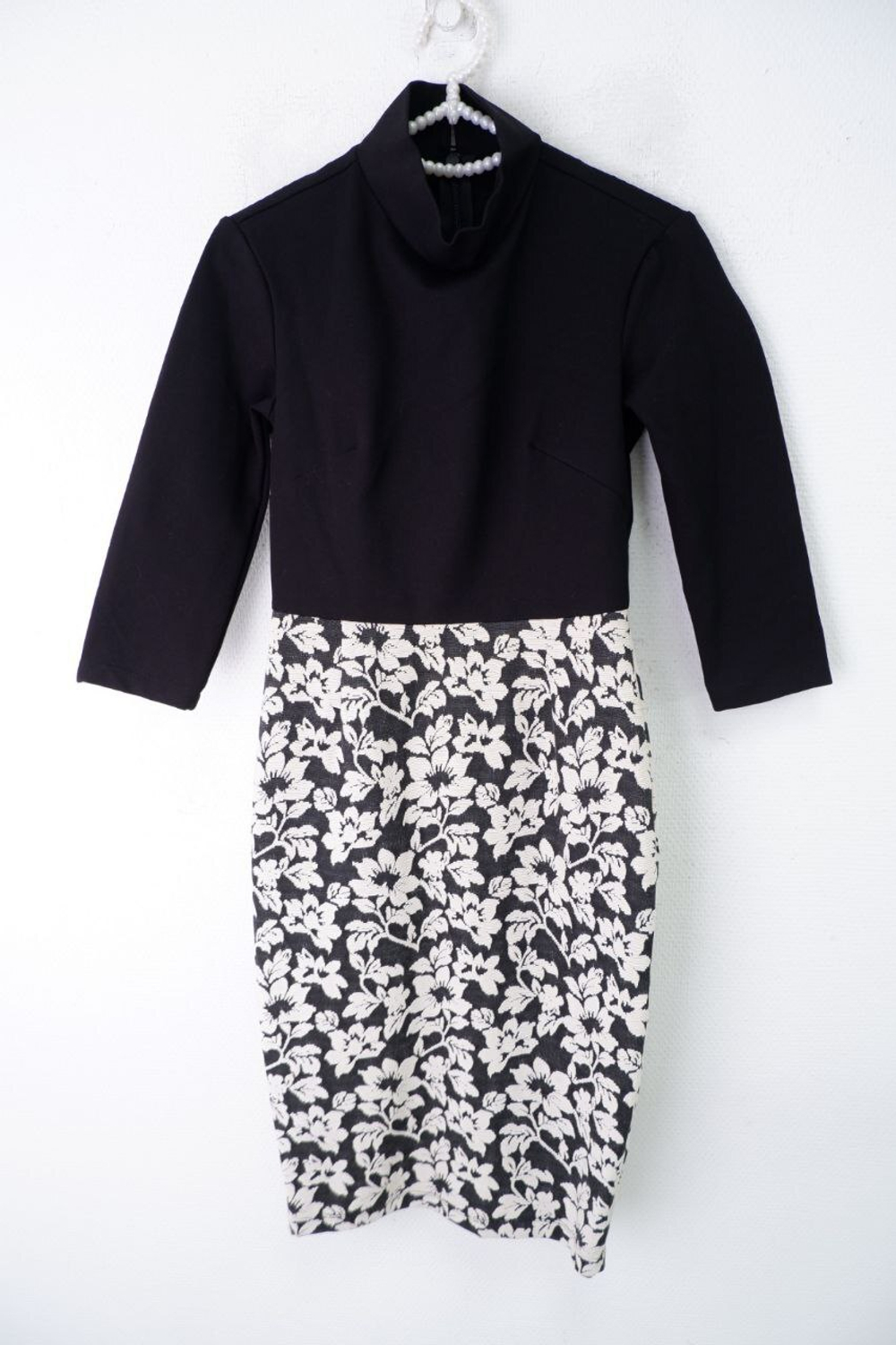 Платье Adl красивое 42 размер